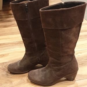 Dansko brown suede boots